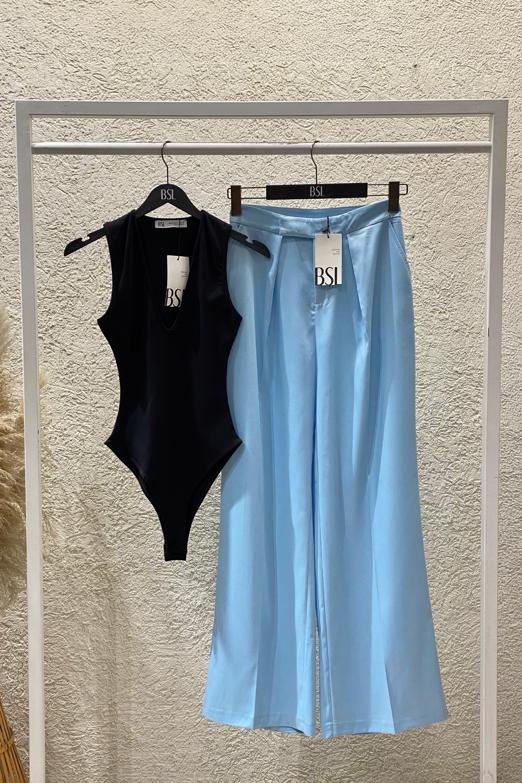 Derin V Yakalı Kolsuz Bodysuıt