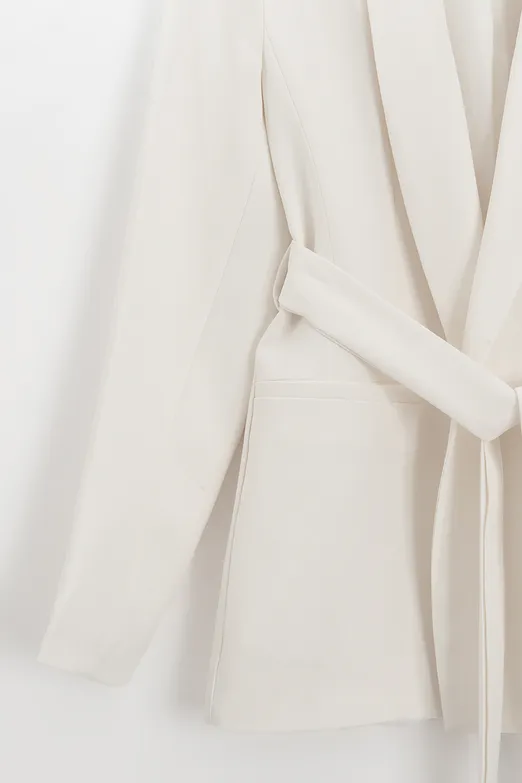 Bayan Beyaz Şal Yakalı Bağlamalı Blazer Ceket - BSL