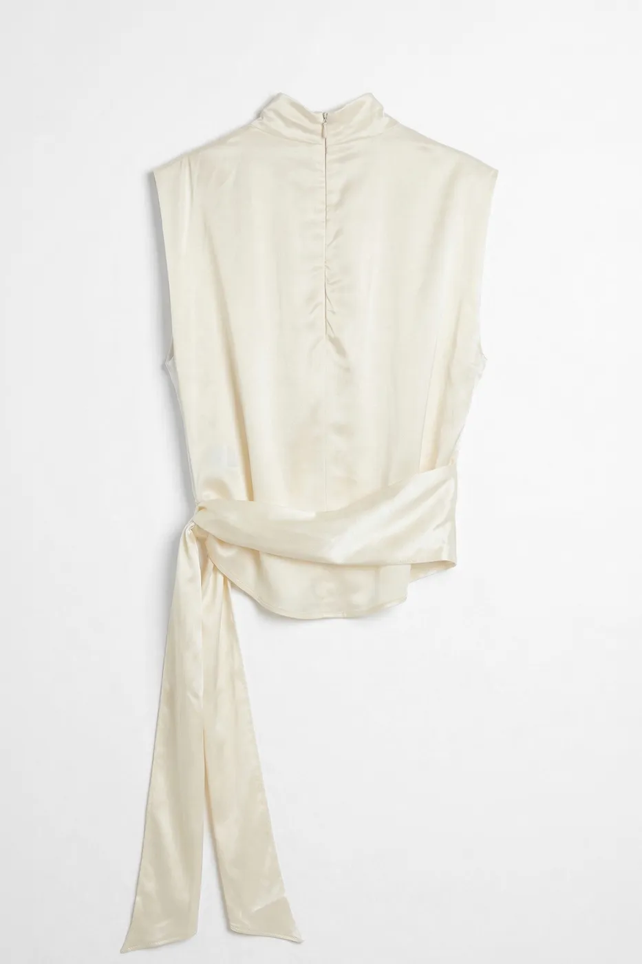 Bayan Beyaz Dökümlü Saten Bağlamalı Bluz