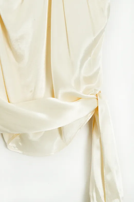 Bayan Beyaz Dökümlü Saten Bağlamalı Bluz - BSL