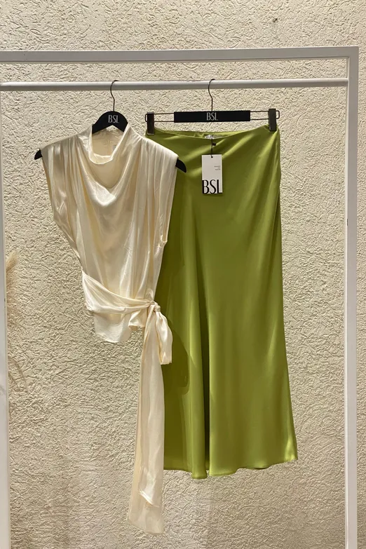 Bayan Beyaz Dökümlü Saten Bağlamalı Bluz - BSL