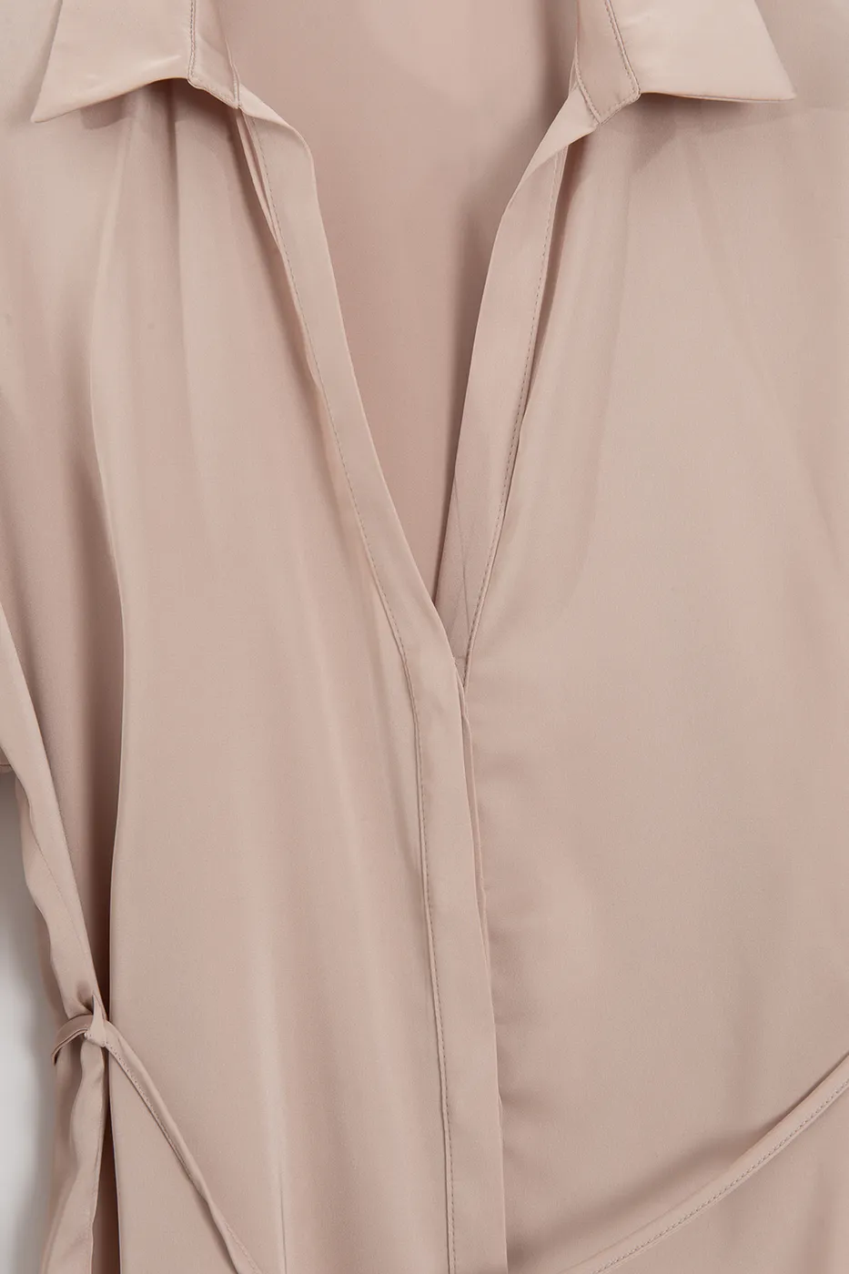 Bayan Bej İnce Kemerli Saten Bluz