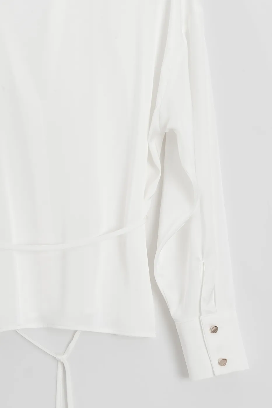 Bayan Beyaz İnce Kemerli Saten Bluz