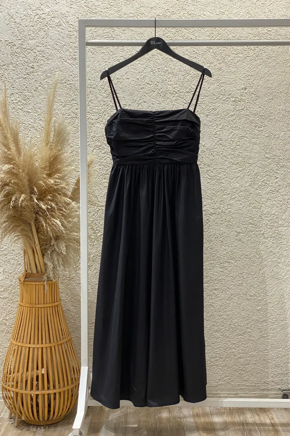 Bayan Siyah Drapeli Askılı % 100 Cotton Midi Elbise