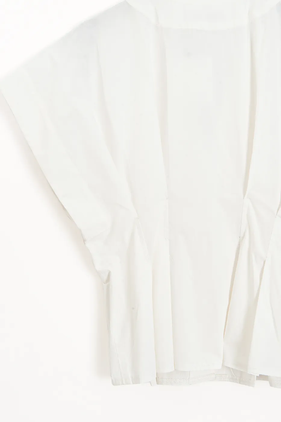 Bayan Beyaz V Yakalı Düğmeli %100 Cotton Bluz